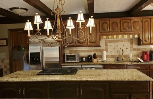 Cadiz House | Italian Style Lodge Lake House on Lake Barkley - over 5100 sq. ft.