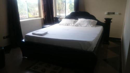 Mwananyamala Bed & Breakfast | Itetemia Royal Inn