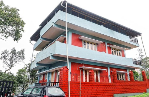 Mahadevpet Hotel | Itsy By Treebo - Iha Comforts With Mountain View