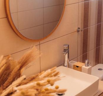 Apollonia House | Iviskos Lux