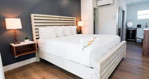 Clearwater Beach Hotel | Ivory Sands Beach Suites