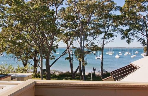 Callala Bay House | Izba - on the foreshore of Callala Bay