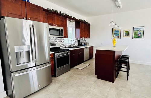 Green Cay Apartment | J&B’s Oceanview- Sleep 6