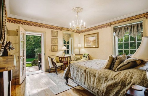 Elizabethtown Bed & Breakfast | J. Buchanan Boudoir at Moonstone Manor