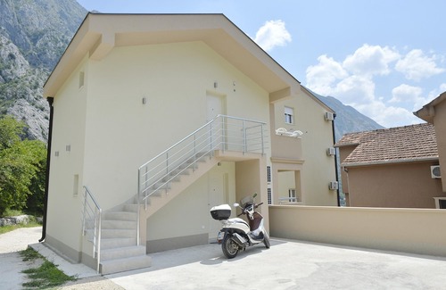 Orahovac Hotel | J & P Apartments Orahovac