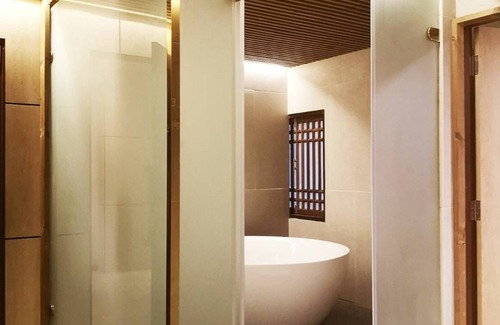 Chonburi Hotel | J Park Hotel