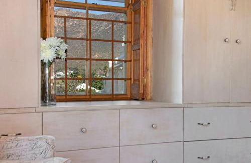 Montagu House | J's Audacious Living Montagu Self Catering