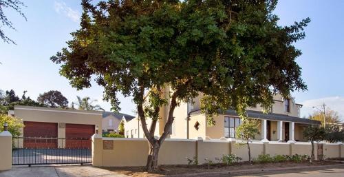 Montagu House | J's Audacious Living Montagu Self Catering