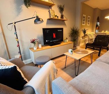 Belfast House | J&S Downtown Sky Attic House