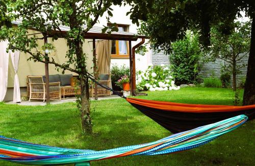 Pila House | "Jabłonie i grusze" Nice home in a big garden with sauna and wifi