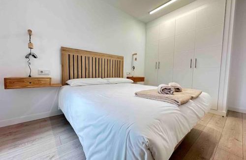 Vigo Apartment | Jacinto Benavente 15, 6A by YBH