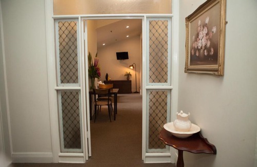 Bathurst Hotel | Jack Duggans Irish Pub