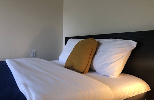 Northside House | Jacksonville LUX LIVING NEXT TO FSCJ AND JAX