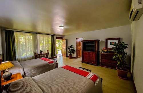 Quebrada Seca Hotel | Jaco Hotel Docelunas