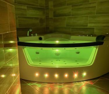 Erzsebetvaros Apartment | Jacuzzi and privacy with 2 balconies and FREE garage