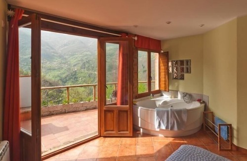 Santa Maria House | Jacuzzi, fireplace, barbecue and spectacular view