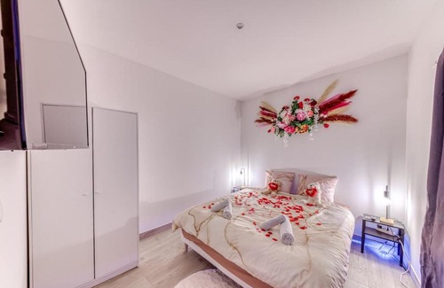 Parilly Apartment | Jacuzzi L'émeraude NEUF & Cosy