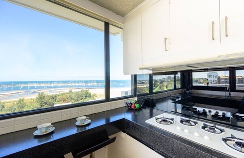 St Kilda West Apartment | Jade St Kilda Beach Side Uninterrupted Views