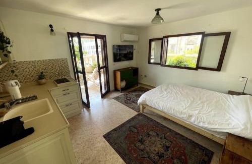 Jaffa Apartment | Jaffa Rooftop Studio with Sea Views