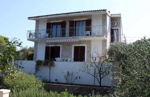Necujam Apartment | Jagoda - next to the sea: A1 (2+2) - Necujam