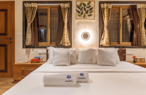 Paud Villa | Jalanta Stays - Jalanta 12BHK Lake view