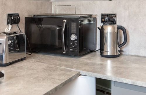 Dowlais Apartment | James' Place Dowlais Self Catering Studio 4 Boyo