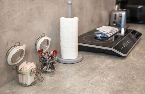 Dowlais Apartment | James' Place Dowlais Self Catering Studio 4 Boyo