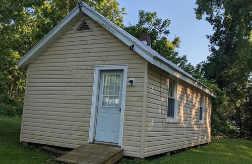 Gladstone Cottage | James River Cottage with 2 Kayaks
