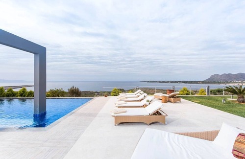Kalathas Villa | Jamila villa - Five Bedroom Villa, Sleeps 12