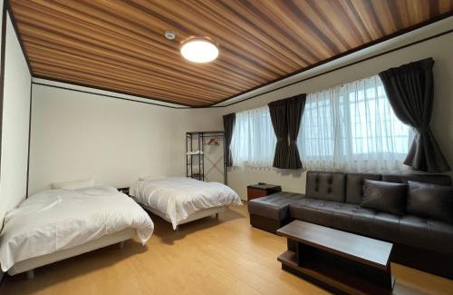 Akakura Onsen Bed & Breakfast | Japow House 2 on Main Street