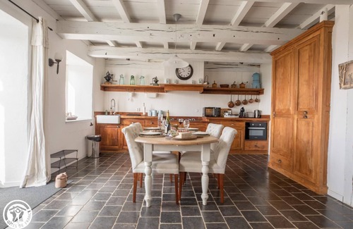 Tauves House | Jardin des Roses - Anémone