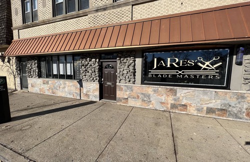 Austin Apartment | JaRes’ Place newly renovated centrally located in the heart of Chicago/Galewood