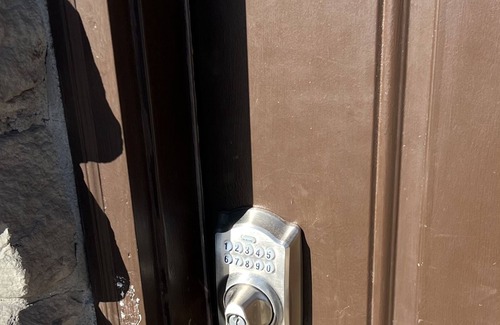 Austin Apartment | JaRes’ Place newly renovated centrally located in the heart of Chicago/Galewood