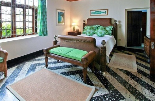 Ocho Rios Villa | Jasmin Hill 6-WATERFRONT VILLA! FULLY STAFFED! POOL! KAYAKS!