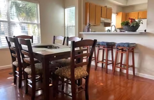 Jacksonville Beach Apartment | Jax Bch Cottage - Superb 3-bed/2-bath across the street from beach.
