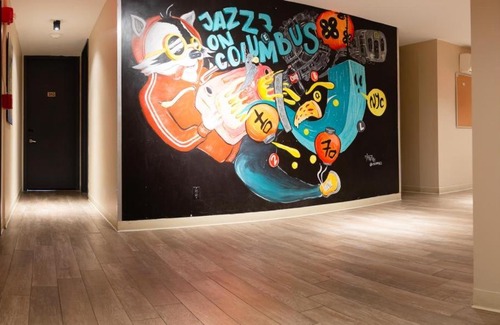 Central Park South Hostel | Jazz on Columbus Circle Hostel