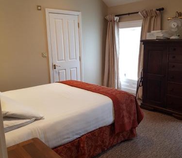 Kilkenny City Centre House | JBs Bar & Guest Accommodation
