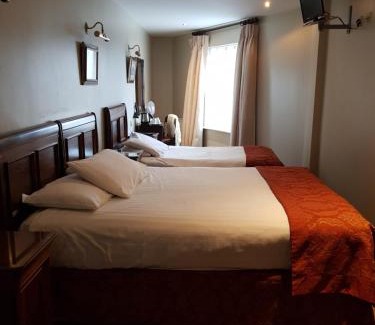 Kilkenny City Centre House | JBs Bar & Guest Accommodation