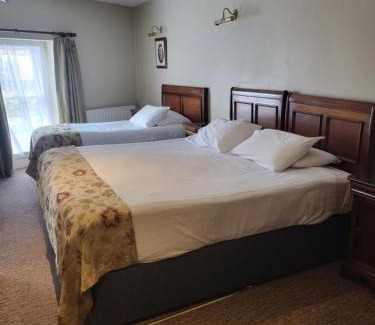 Kilkenny City Centre House | JBs Bar & Guest Accommodation