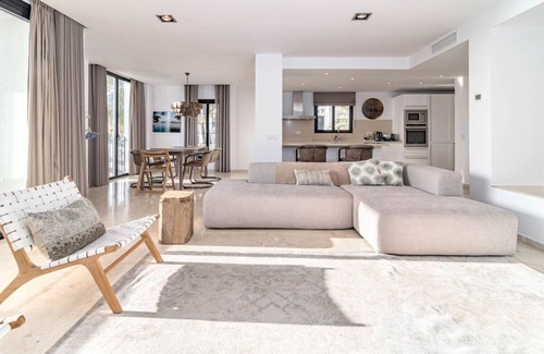 Nikki Beach Apartment | JDG7-Stunning holiday home 100 meters from beach