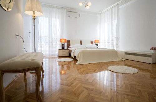 Split Apartment | Jelena Apartment
