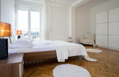 Split Apartment | Jelena Apartment