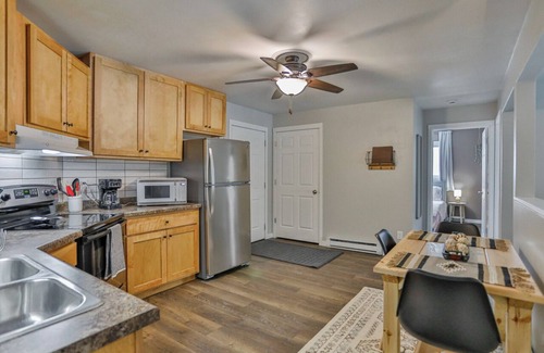 Weston Apartment | Jelinek Hideaway Unit 5 - Modern 2BR Apartment Near Aspirus & Downtown Wausau