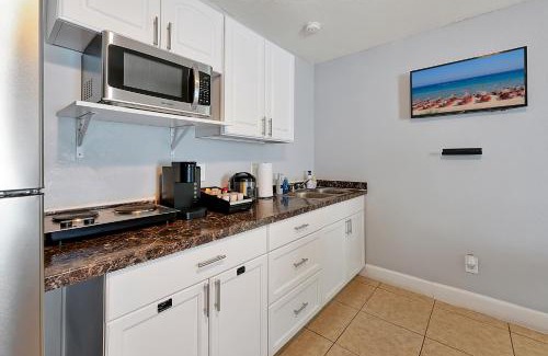 Bearss Plaza Apartment | JetPad Tampa Modern studio near Busch Gardens & Airport