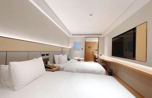 Dapuqiao Hotel | JI Hotel Shanghai Dapu Bridge Sun Moon Light Center
