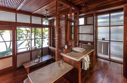 Granada Cabin | Jicaro Island Lodge Member of the Cayuga Collection