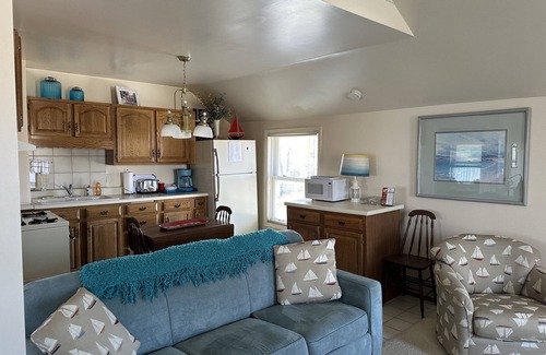 Northern Lower Peninsula Apartment | Jimmy's Beach House "B" Located just 1 block from Ludington's city beach.