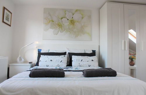 Jubilee Apartment | Jing's Loft converted studio