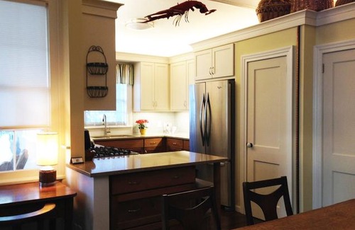 Beach Institute House | Jingle Bells Square House-Historic District-Working Fireplaces-Screened Porch
