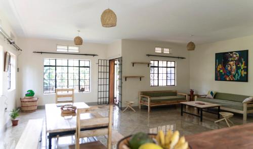 Jinja House | JINJA HOUSE